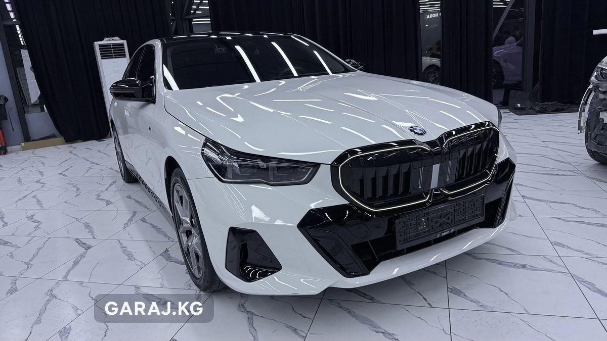 BMW 5 Series 2023, Ош