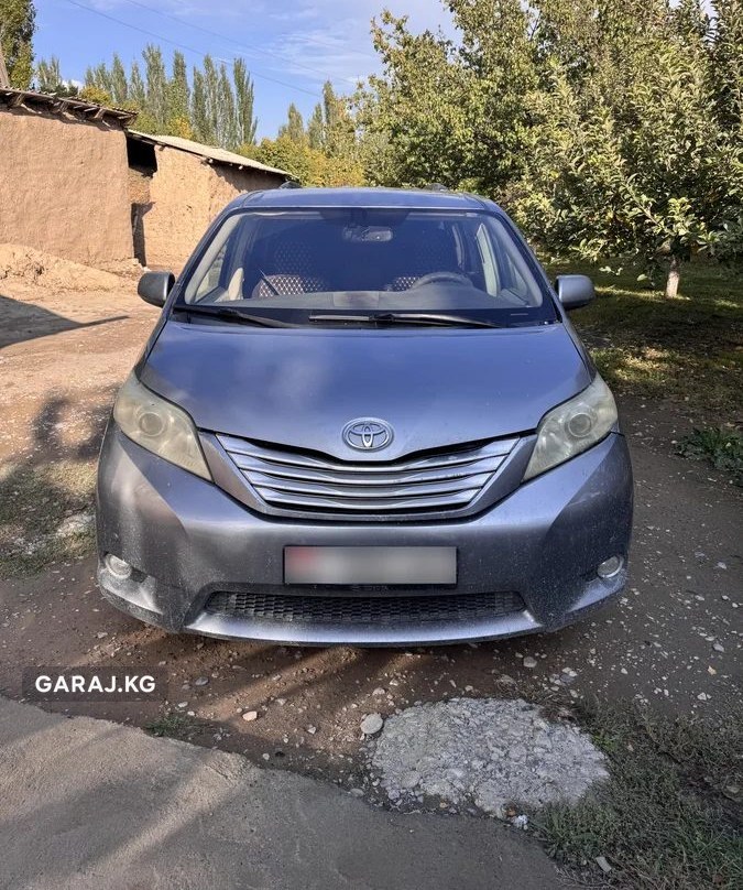 Toyota Sienna 2012, Баткен
