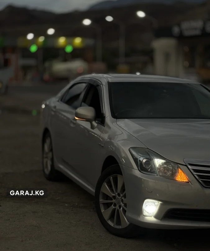 Toyota Crown 2011, Ош